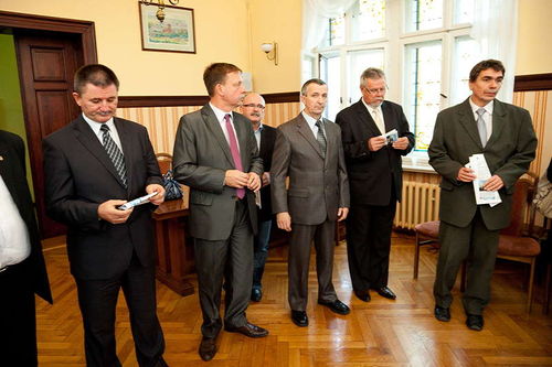 Patriotyczny prezent od Lewicy - zdjęcia