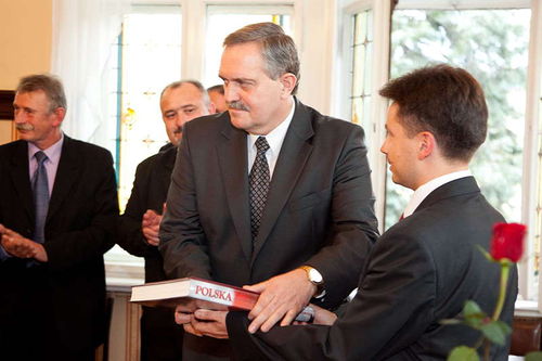 Patriotyczny prezent od Lewicy - zdjęcia