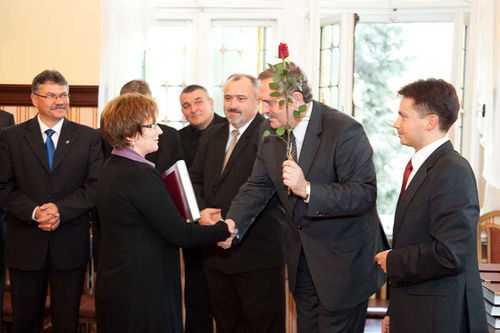 Patriotyczny prezent od Lewicy - zdjęcia