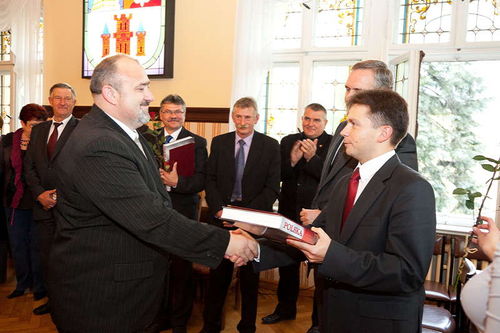 Patriotyczny prezent od Lewicy - zdjęcia