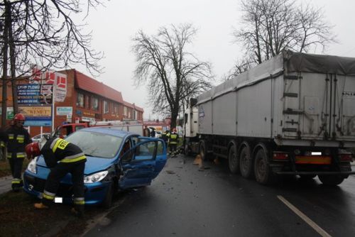Niegroźna kolizja zakorkowała miasto - zdjęcia