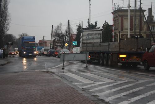 Niegroźna kolizja zakorkowała miasto - zdjęcia