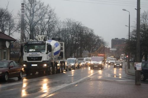 Niegroźna kolizja zakorkowała miasto - zdjęcia