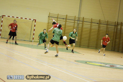 Nowy lider tabeli gromi rywala - galeria