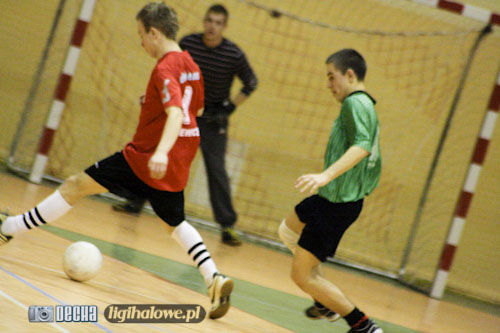 Nowy lider tabeli gromi rywala - galeria