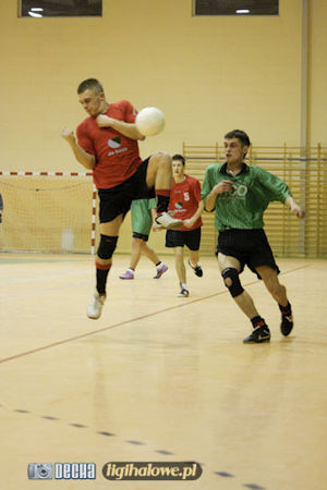 Nowy lider tabeli gromi rywala - galeria