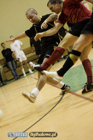 Nowy lider tabeli gromi rywala - galeria