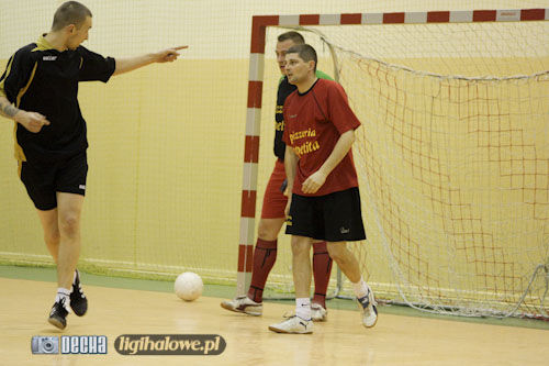 Nowy lider tabeli gromi rywala - galeria