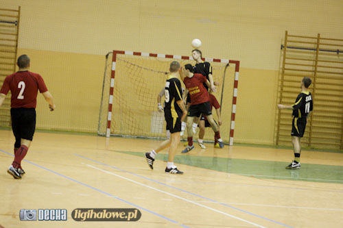 Nowy lider tabeli gromi rywala - galeria