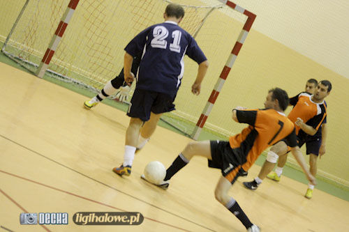 Nowy lider tabeli gromi rywala - galeria