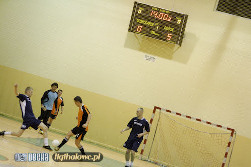 Nowy lider tabeli gromi rywala - galeria