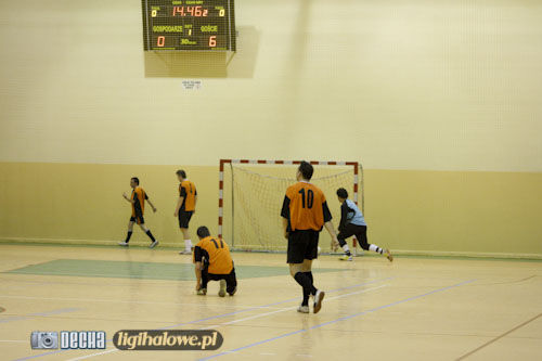 Nowy lider tabeli gromi rywala - galeria