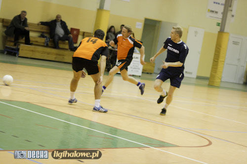 Nowy lider tabeli gromi rywala - galeria