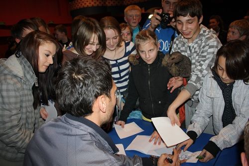 Kibice podarowali dzieciakom laptopa - zdjęcia