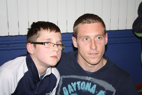 Kibice podarowali dzieciakom laptopa - zdjęcia