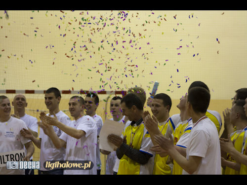 Na zakończenie ligi, lider pokazał klasę - galeria