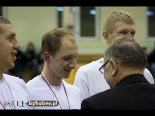 Na zakończenie ligi, lider pokazał klasę - galeria