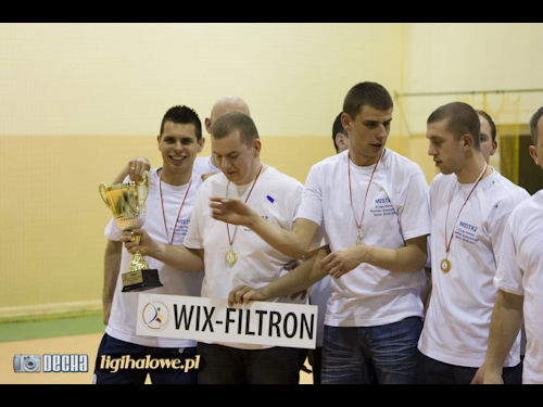 Na zakończenie ligi, lider pokazał klasę - galeria