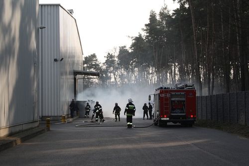 Strażackie ćwiczenia w hucie szkła -  galeria
