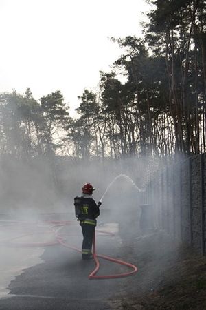 Strażackie ćwiczenia w hucie szkła -  galeria