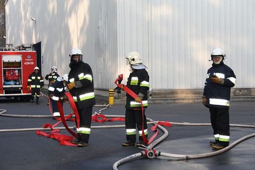 Strażackie ćwiczenia w hucie szkła -  galeria