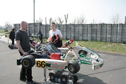 Młodzi kierowcy rozpoczęli sezon - galeria