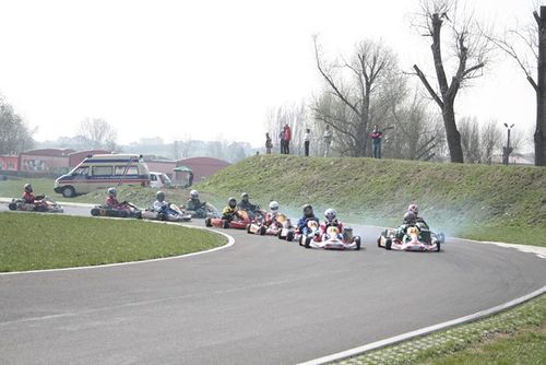 Młodzi kierowcy rozpoczęli sezon - galeria