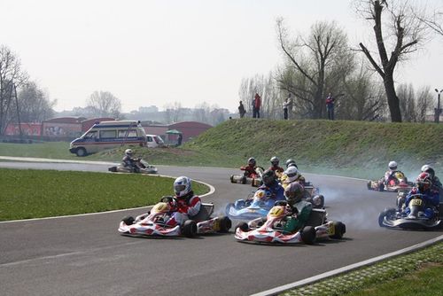 Młodzi kierowcy rozpoczęli sezon - galeria