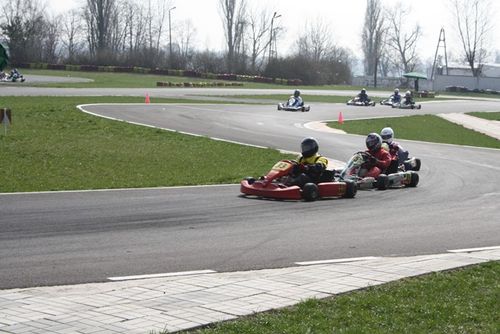 Młodzi kierowcy rozpoczęli sezon - galeria