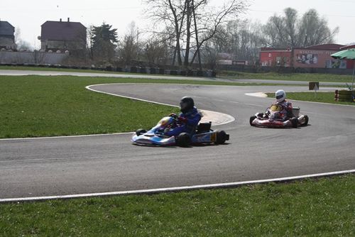 Młodzi kierowcy rozpoczęli sezon - galeria