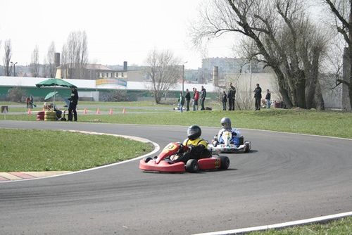 Młodzi kierowcy rozpoczęli sezon - galeria