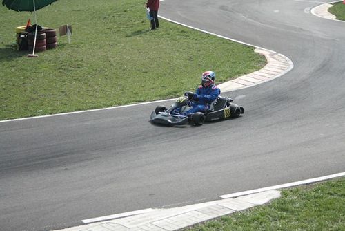 Młodzi kierowcy rozpoczęli sezon - galeria