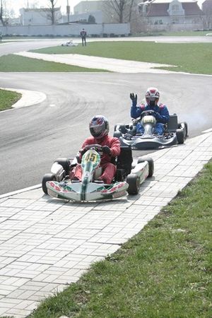 Młodzi kierowcy rozpoczęli sezon - galeria