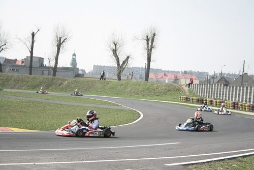 Młodzi kierowcy rozpoczęli sezon - galeria