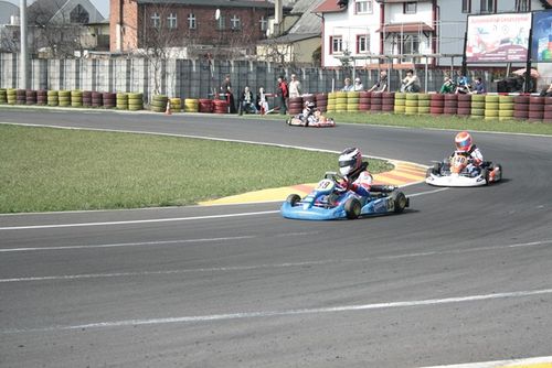 Młodzi kierowcy rozpoczęli sezon - galeria