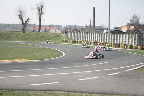 Młodzi kierowcy rozpoczęli sezon - galeria