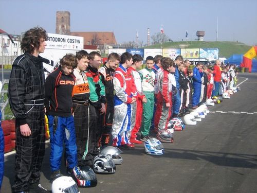 Młodzi kierowcy rozpoczęli sezon - galeria