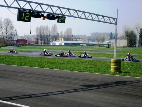 Młodzi kierowcy rozpoczęli sezon - galeria