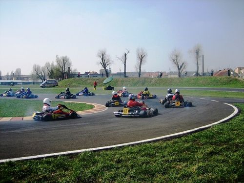 Młodzi kierowcy rozpoczęli sezon - galeria