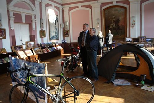 Wystawa z niezwykłej podróży - zdjęcia