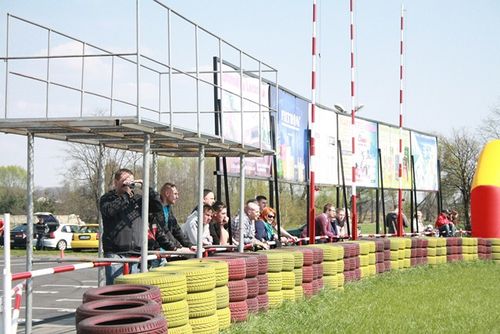 Jeżdżąc bez karoserii - zdjęcia