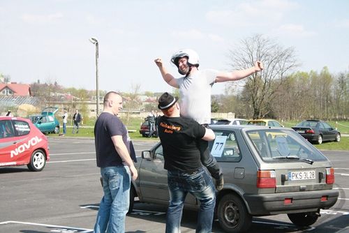 Jeżdżąc bez karoserii - zdjęcia