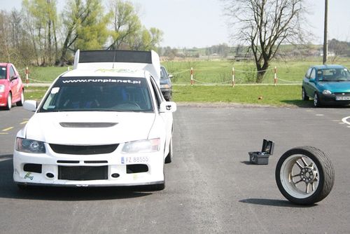 Jeżdżąc bez karoserii - zdjęcia