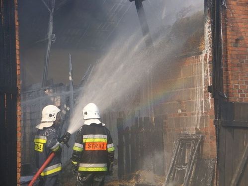 Spalił się dach stodoły w Sułkowicach - zdjęcia