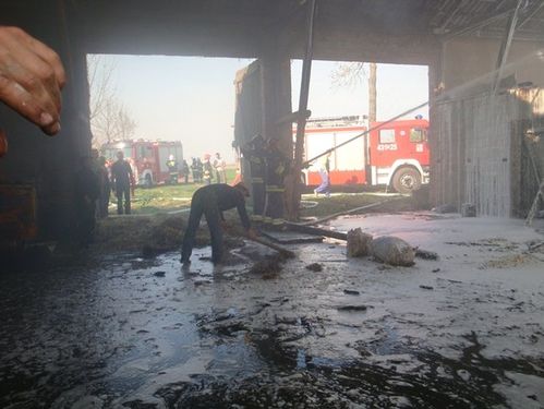 Spalił się dach stodoły w Sułkowicach - zdjęcia