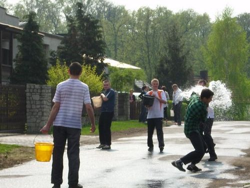 Tradycyjne lanie wody - zdjęcia