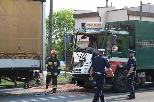 TIR uderzył w TIR-a - zdjęcia