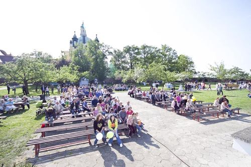 Błogosławiony wśród aniołów - galeria