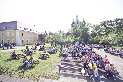 Błogosławiony wśród aniołów - galeria