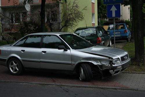 Kolizja na skrzyżowaniu - zdjęcia